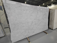 Слэб из Мрамора "BIANCO CARRARA EXTRA" полированный, толщина 2 см
