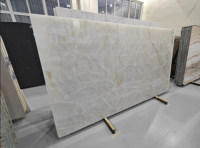 Слэб из Оникса "White Crystal", полирован, толщина 1,8 см