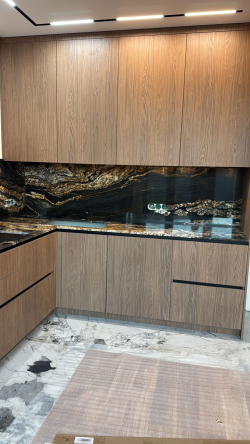 ФАРТУК И СТОЛЕШНИЦА ИЗ ГРАНИТА BLACK TAURUS