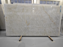 Слэб из Оникса "White Crystal", полирован, толщина 1,8 см